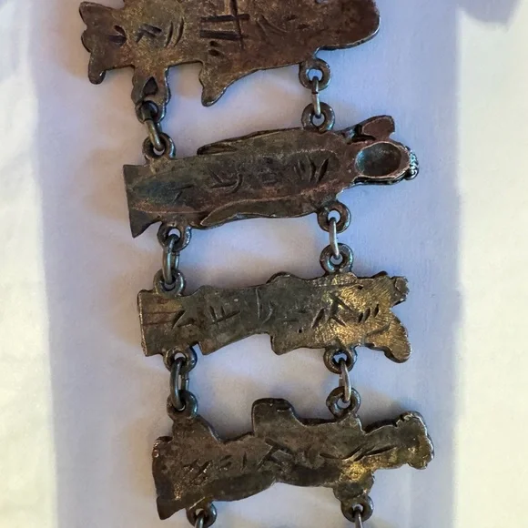 Vintage/antique Asian Silver colored Bracelet with Detailed Figures - Picture 16 of 16